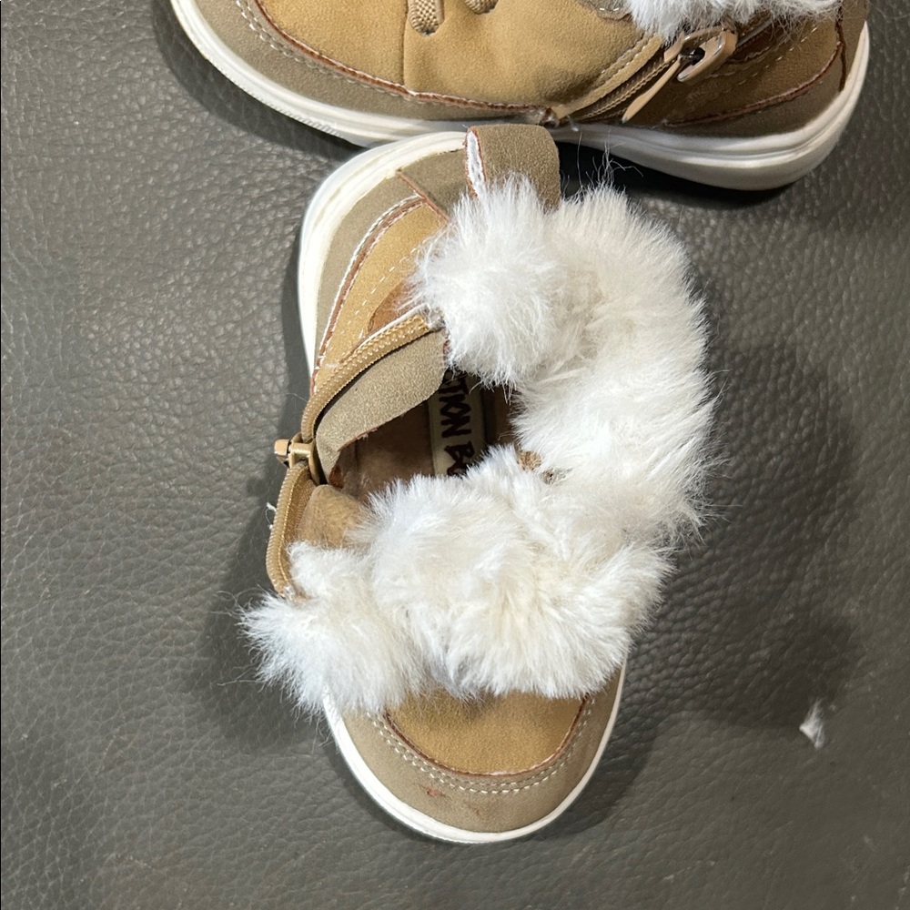 Action Boy Camel colored Baby Boots with Faux Fur Lining, size 6 - Picture 2 of 5
